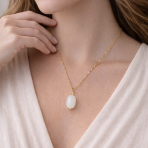Collar de Piedra de Luna: El Faro de tu Intuición y Paz Interior