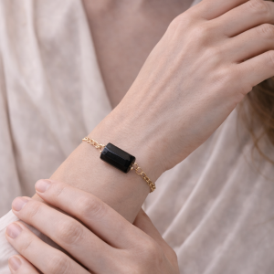 Pulsera de Turmalina Negra: El Escudo Definitivo de Protección y Enraizamiento