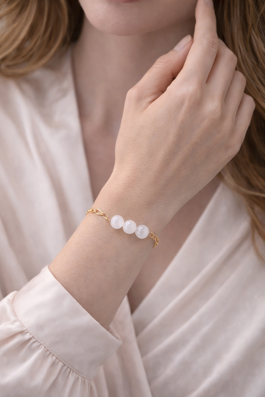 Pulsera de Cuarzo Rosa: El Despertar del Amor Propio y la Armonía