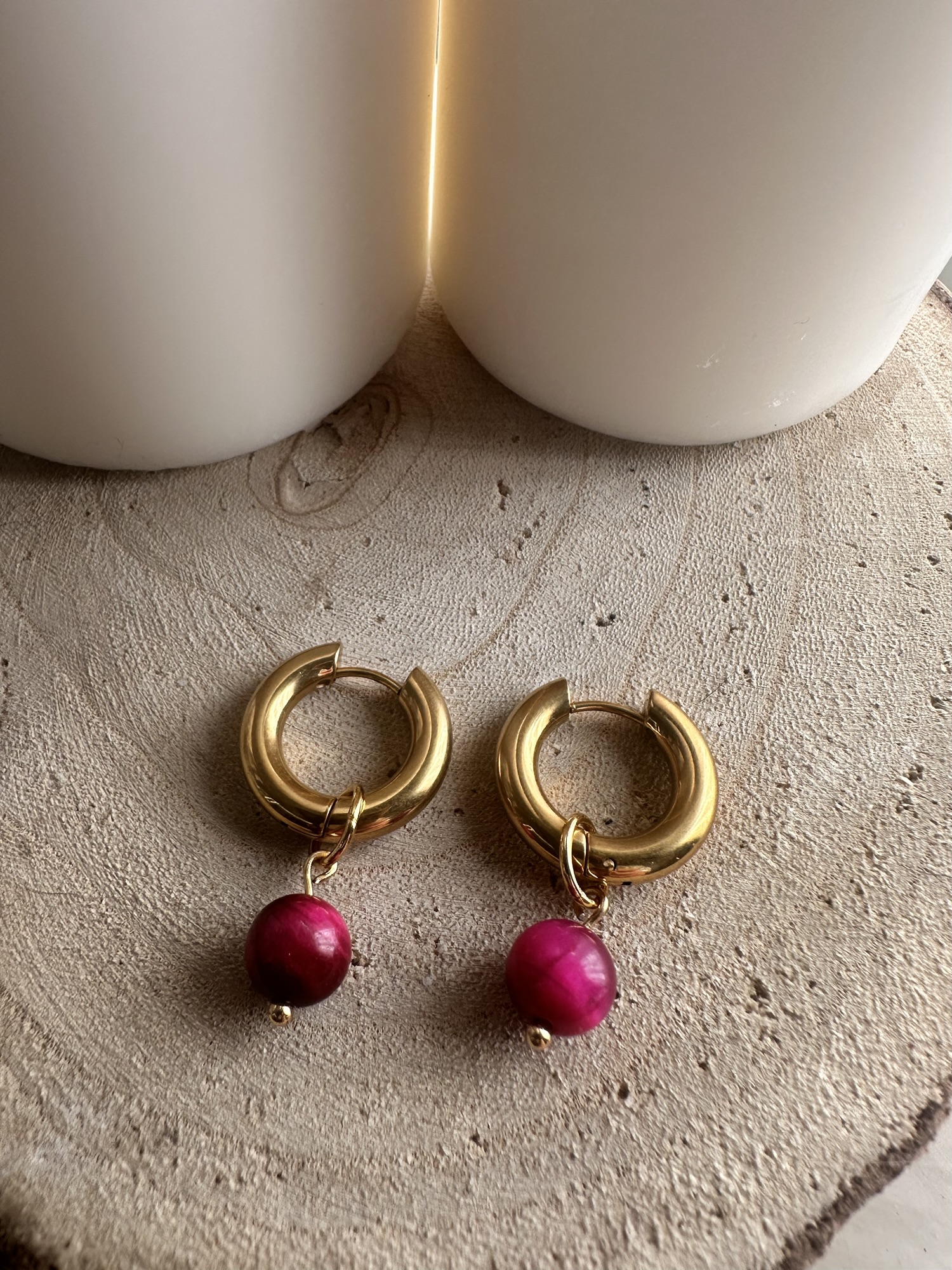 Pendientes Ojo de Tigre Fucsia: Confianza, Pasión y Empoderamiento - Imagen 2